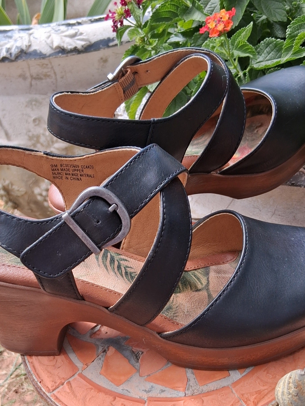 boc Black Leather Mary Jane Platform Clogs
